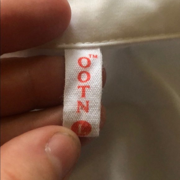 White blouse - Picture 6 of 6